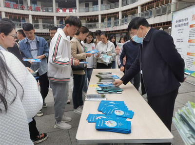 贵州健康职业学院开展食品卫生安全与传染病预防知识宣传活动，提供专业食品安全与营养咨询服务