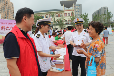 党员志愿者筑起食品安全的‘钢铁长城’——食品安全与营养咨询服务纪实