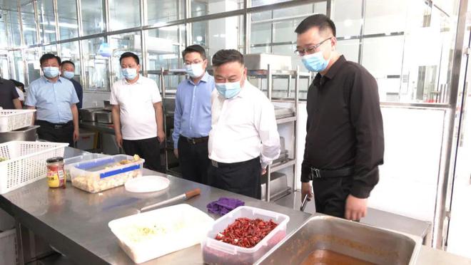 筑牢食药安全防线 守护群众健康福祉——张守锐调研食品药品安全工作与营养咨询服务的实践与展望